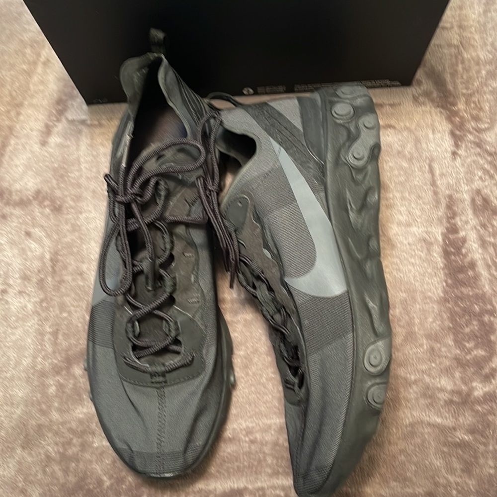Black Nike react size 11